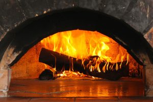 サタプラで話題 段ボールのピザ窯で デザートピザを焼いてみよう 薪窯ナポリピザフォンターナ ピザブログ